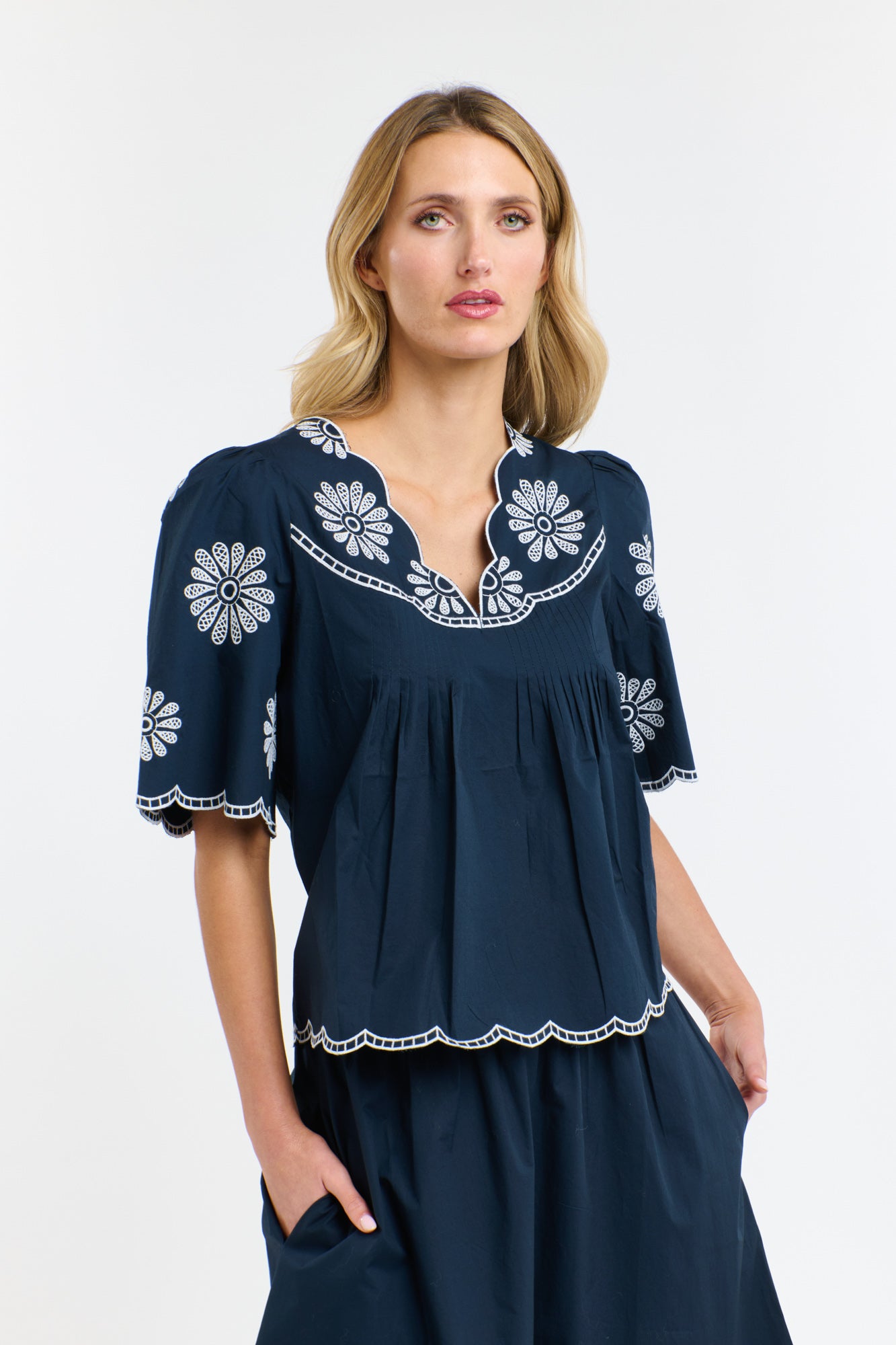 BOSTON DAISY TOP