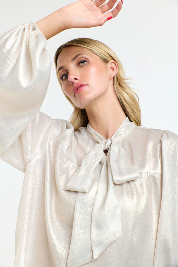 SUMMER PUSSY BOW TOP