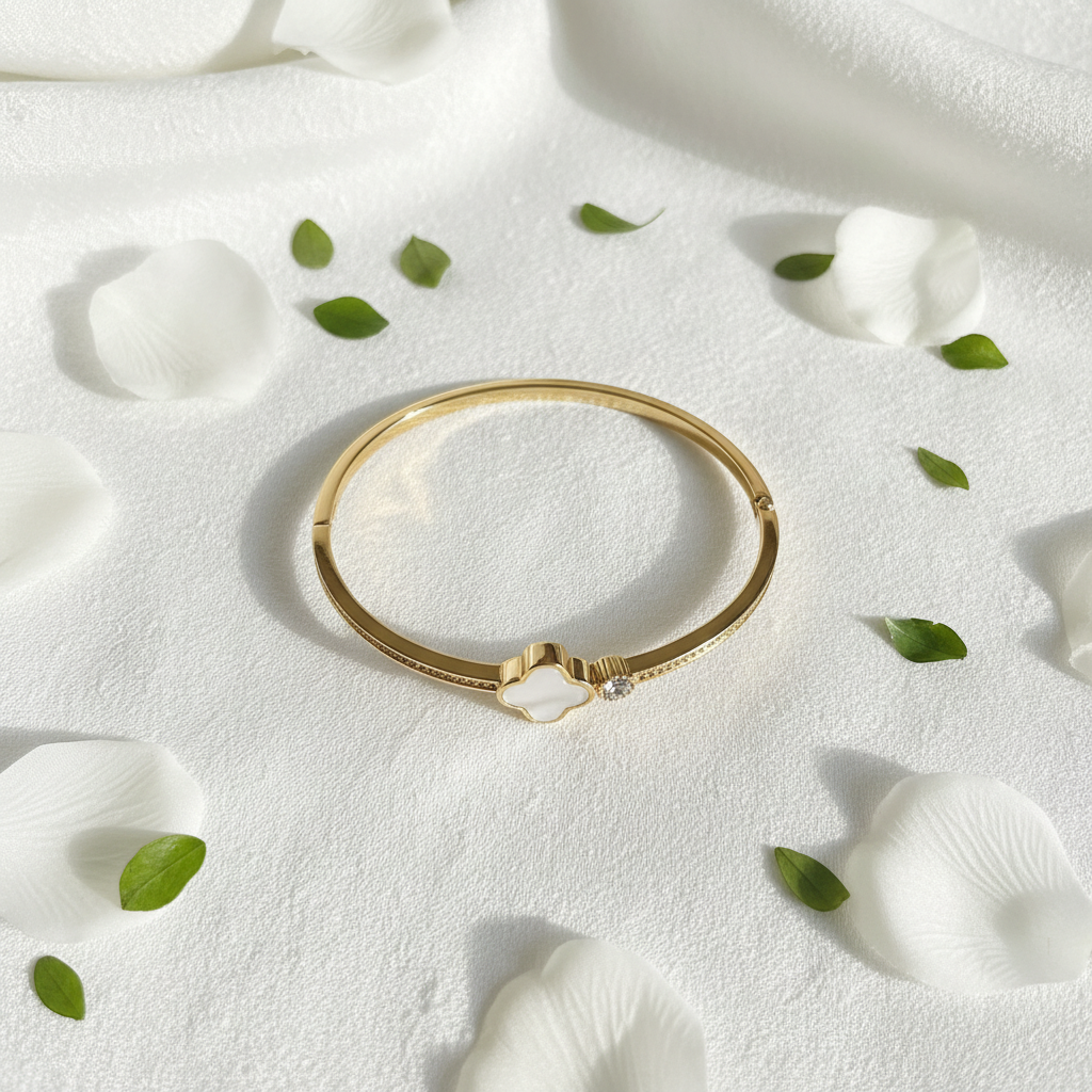 Bracelet flat lay