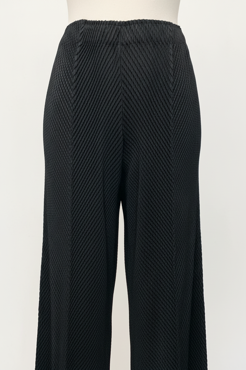 Calça Preta - Detalhe Cós