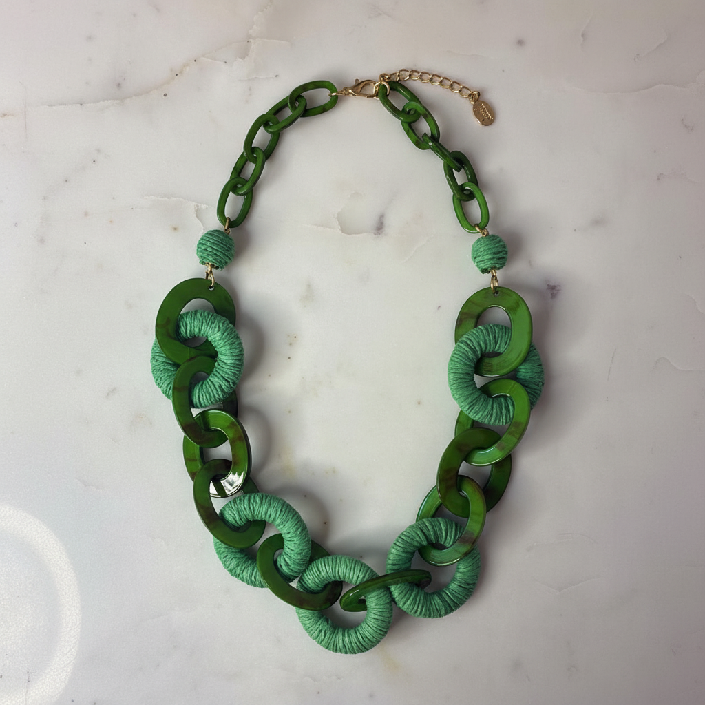 Colar verde em mármore