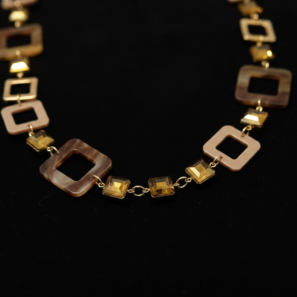 Geometric square necklace detail