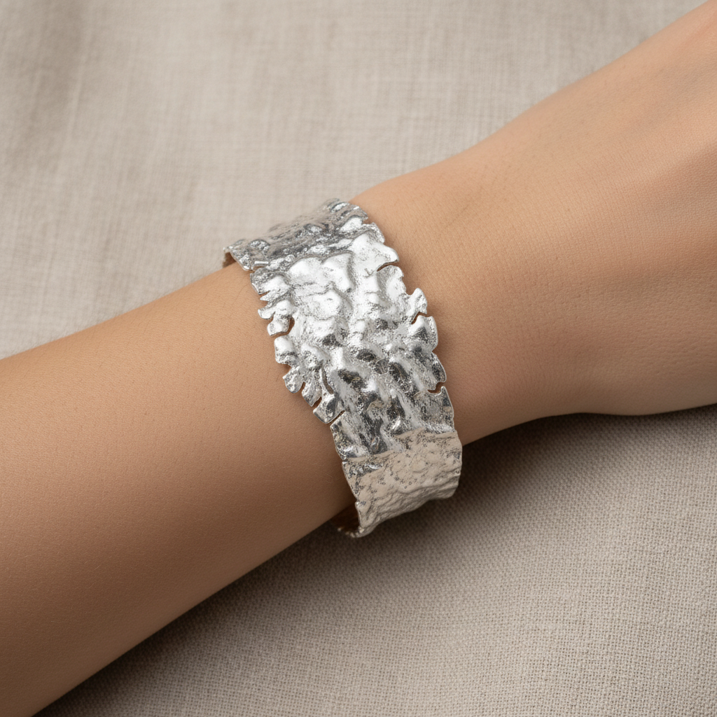 Gilda silver cuff linen