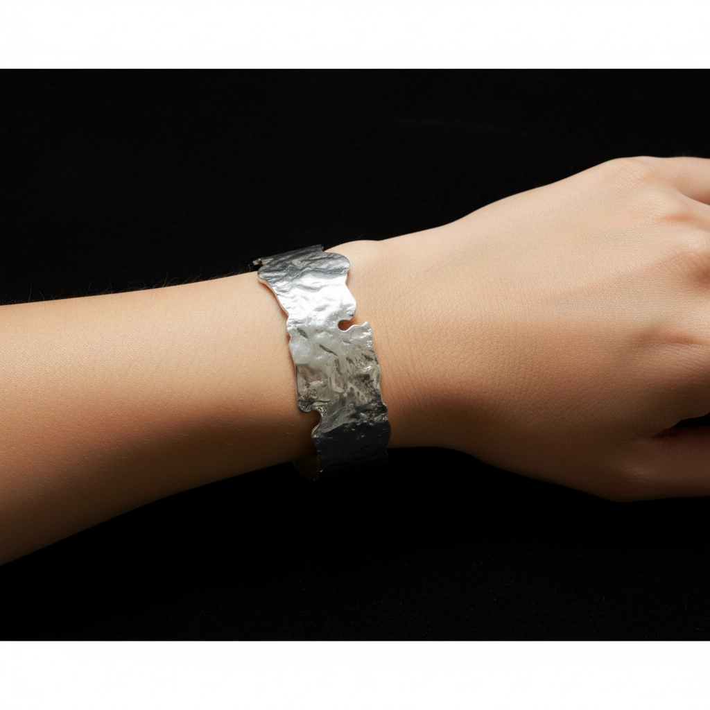 Silver molten cuff black velvet
